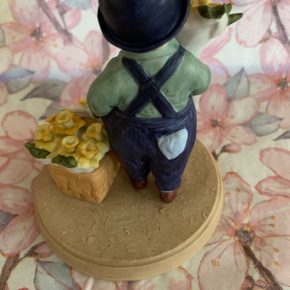 Jessie Wilcox Smith 1986 Holiday Series Spring Time Figurine - Picture 3 of 5